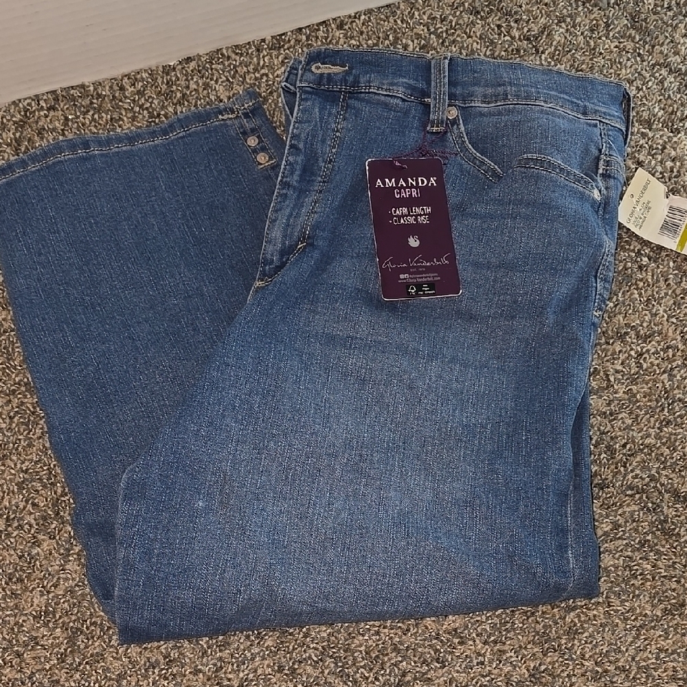 Gloria Vanderbilt Amanda Capri - Slimming Effect